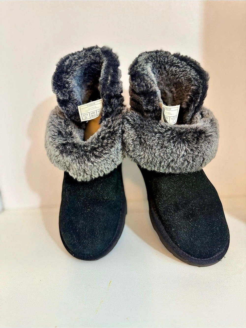 UGG 'ANALIA' WINTER SUEDE SHEEPSKIN BOOTS BLACK w/ GRAY 1015344K GIRLS SIZE 4